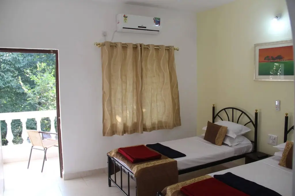 Верем: Flowers Guest House