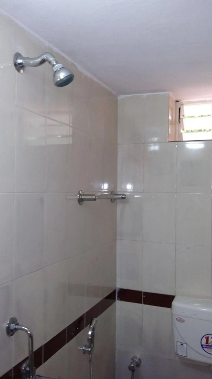 Верем: Flowers Guest House