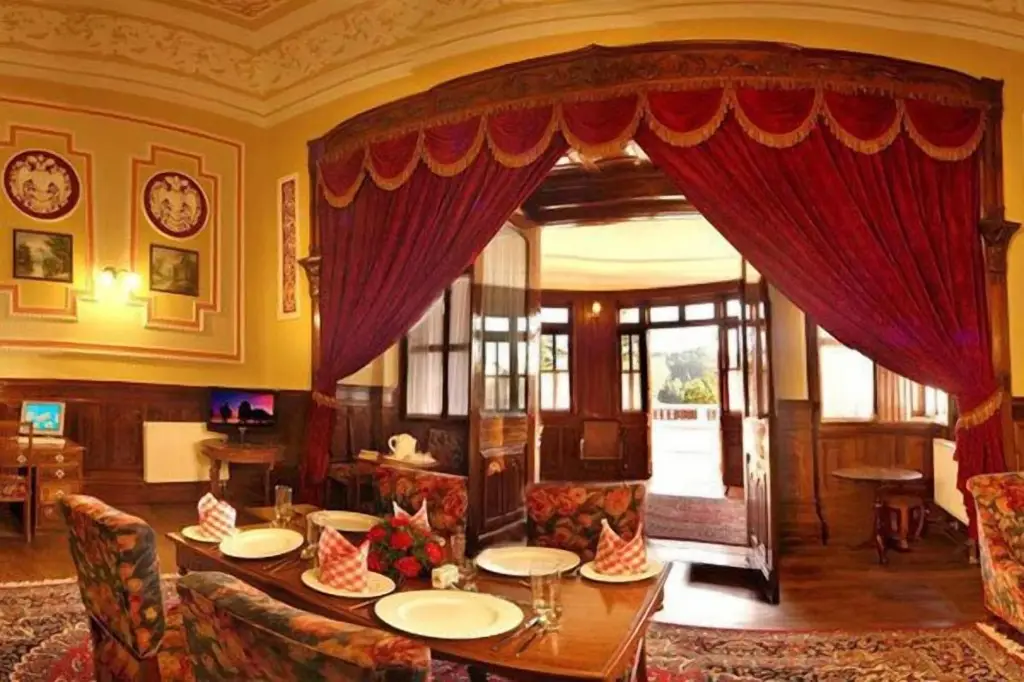 Ути: WelcomHeritage Fernhills Royal Palace