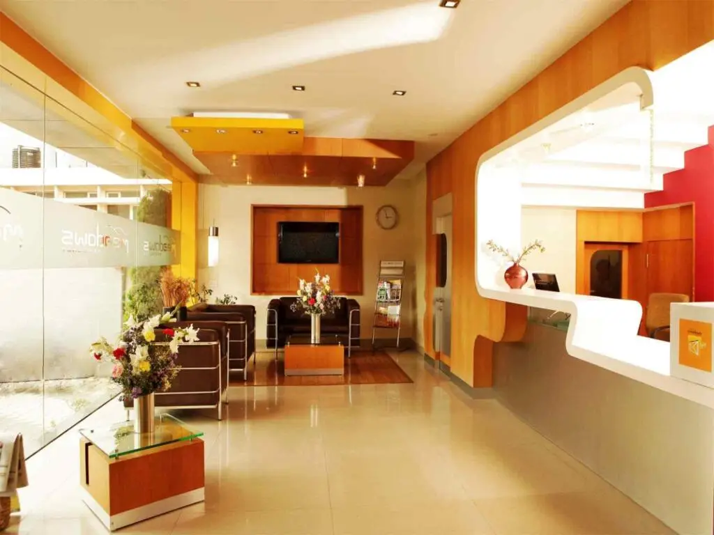 Ути: Meadows Residency