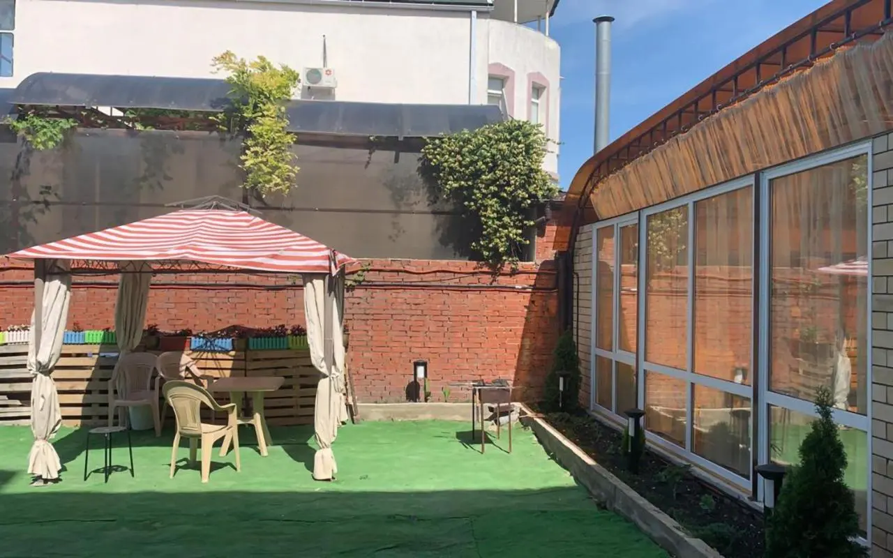 Витязево: Guesthouse Uyut