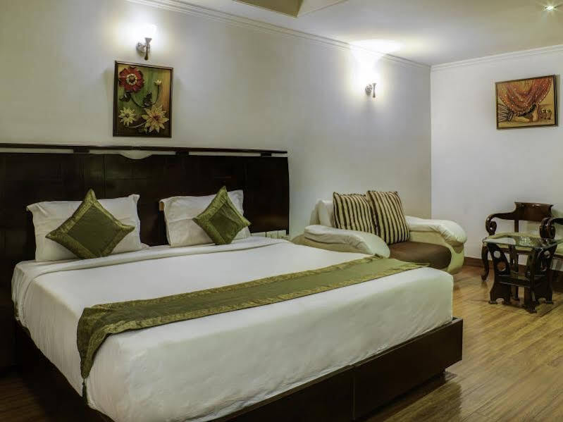 Нью-Дели: Airport Hotel Grand