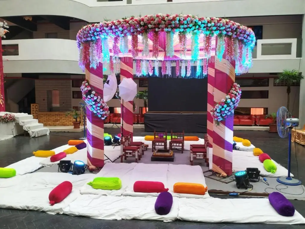 Хандала: The Fern Residency, Vadgaon – Talegaon, Pune