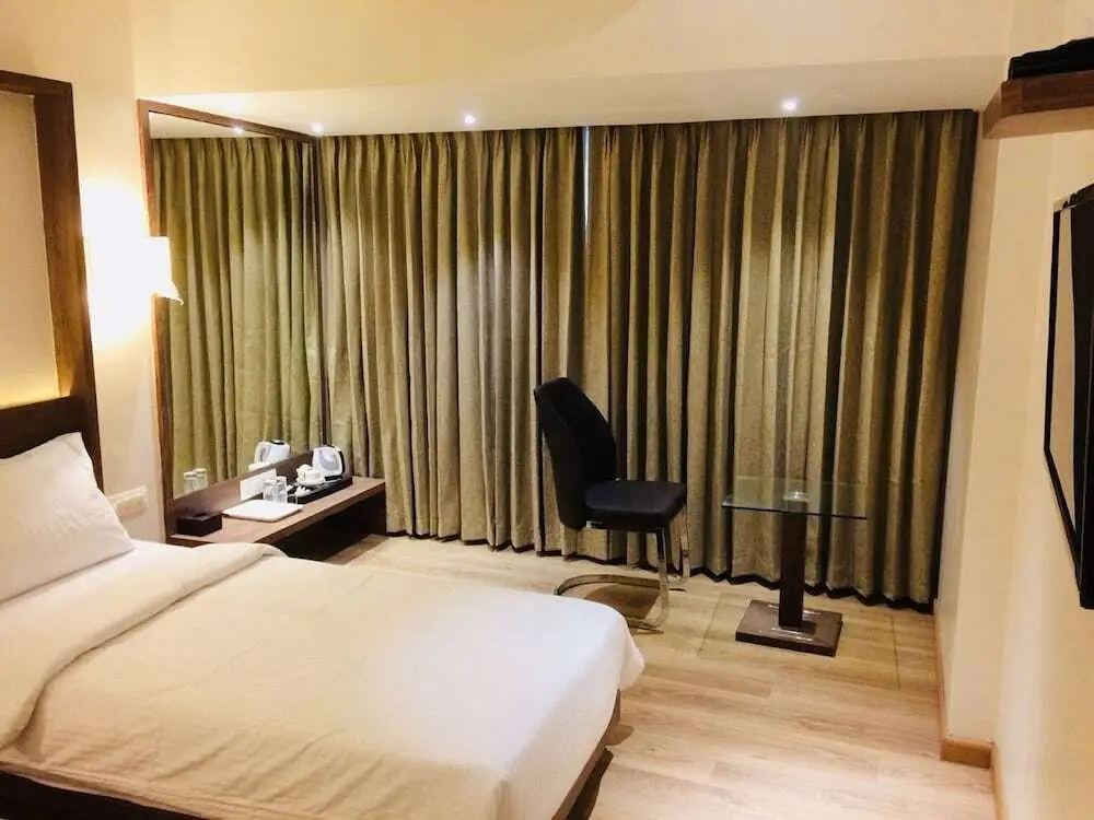 Мумбаи: Hotel Aarya International, Santa Cruz, Mumbai