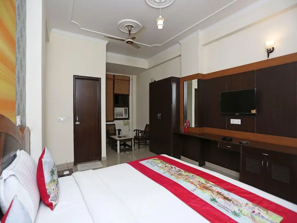 Нойда: OYO Rooms ESIC Panchdeep Colony