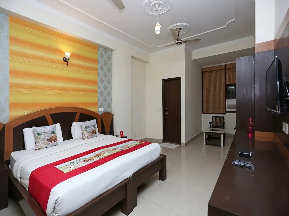 Нойда: OYO Rooms ESIC Panchdeep Colony