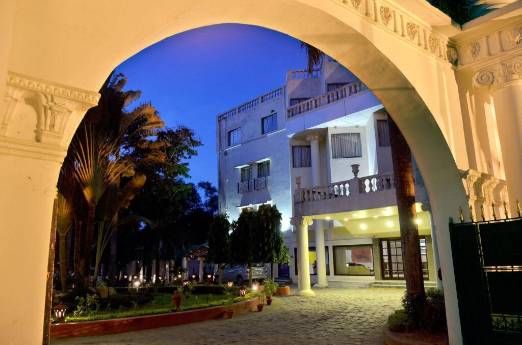 Camellia Hotel, Santiniketan — фото 1