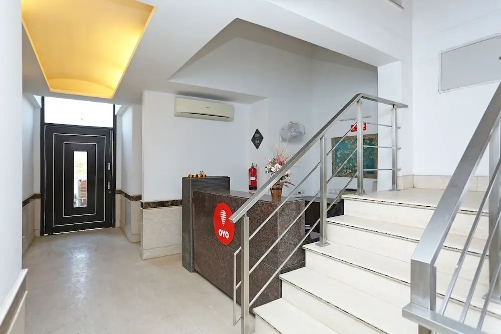 Гуруграм: OYO Premium DLF III