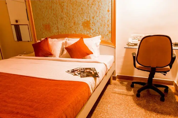 Мумбаи: Hotel New Lake Palace
