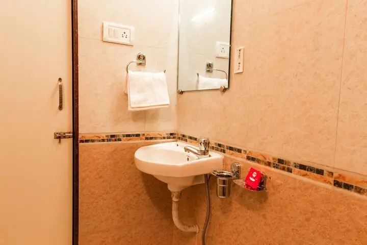 Мумбаи: Hotel New Lake Palace