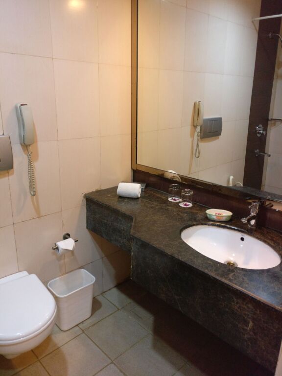 Газиабад: Clarks Inn Suites Delhi/NCR