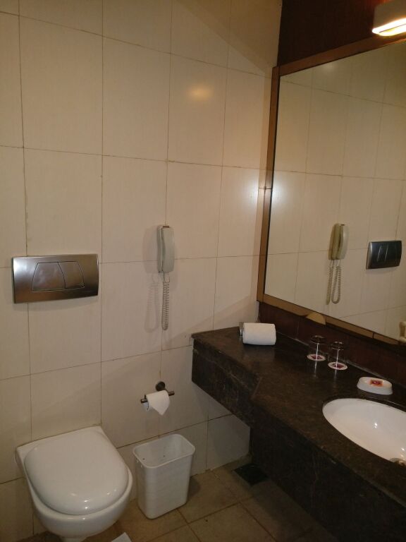 Газиабад: Clarks Inn Suites Delhi/NCR
