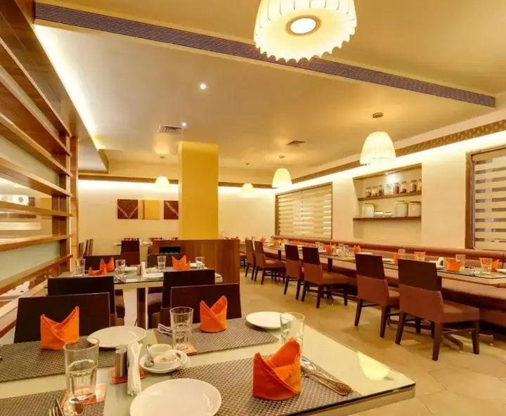 Колхапур: Hotel Raysons Regency