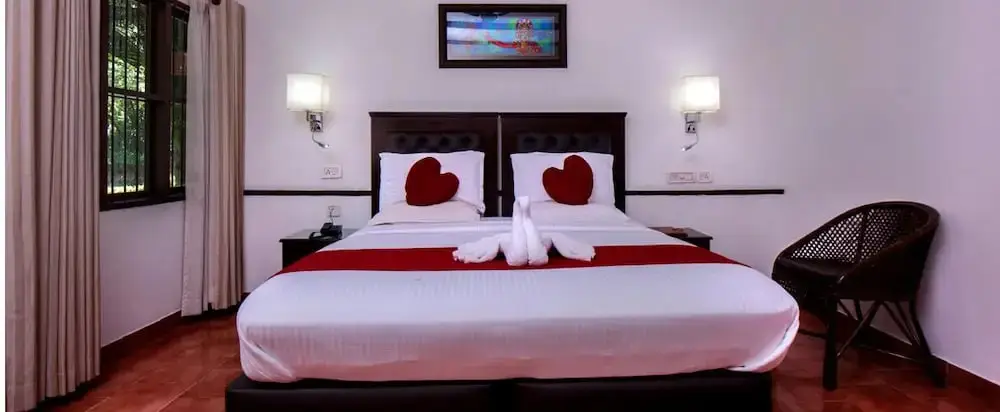 Кумараком: Paradise Resorts
