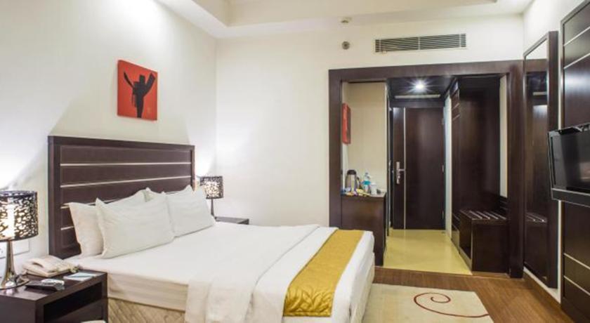 Бахадрабад: SRS Lakshay Hotel