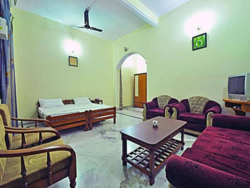 Наинитал: Relax Inn Kathgodam