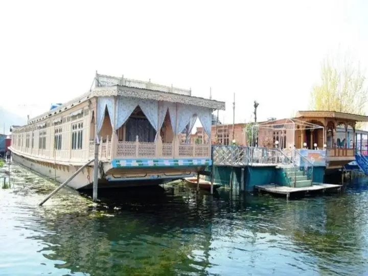 Шринагар: Almost Heaven Group of House Boats