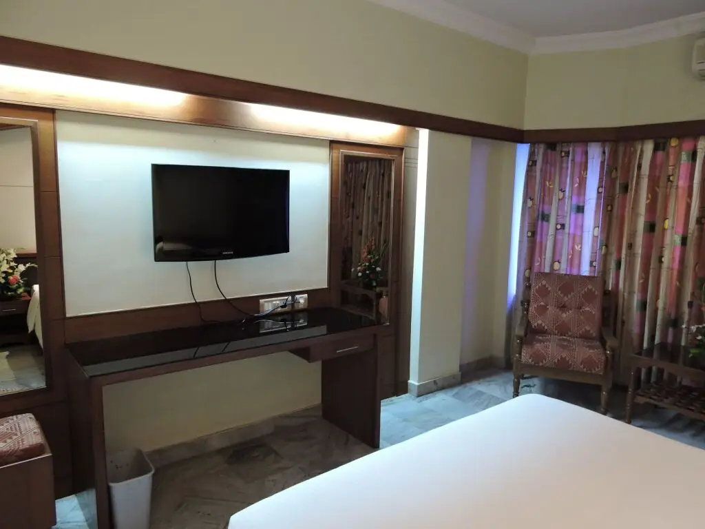 Тирупати: Hotel PLR Grand