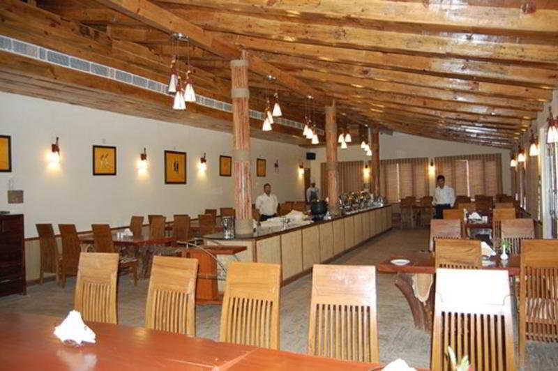 Наинитал: Mapple Leisure Resort Corbett