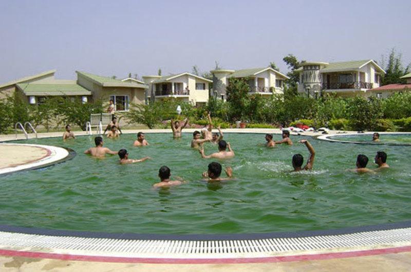 Наинитал: Mapple Leisure Resort Corbett