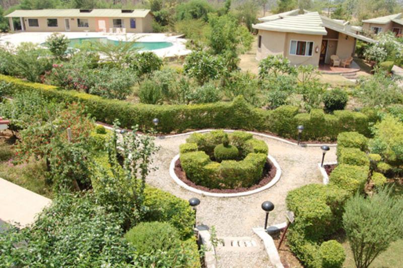 Наинитал: Mapple Leisure Resort Corbett