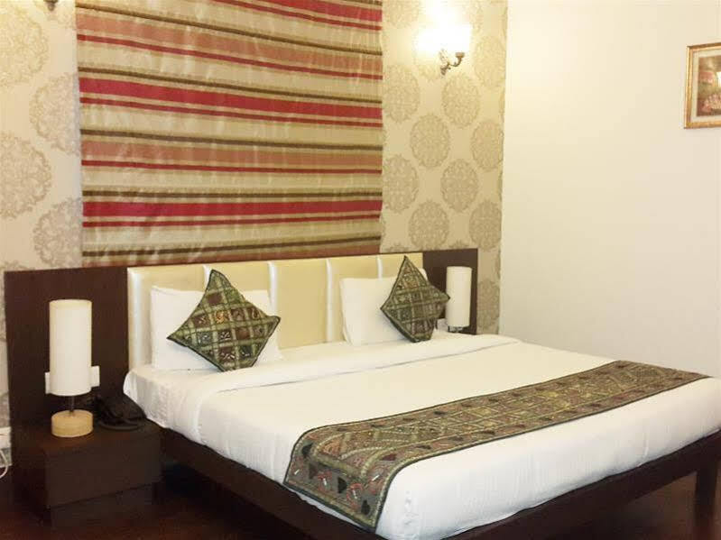 Нью-Дели: Stallen Suites Connaught Mews