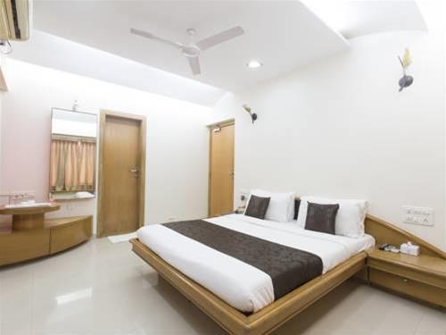 Мумбаи: Zo Rooms Worli Seaface