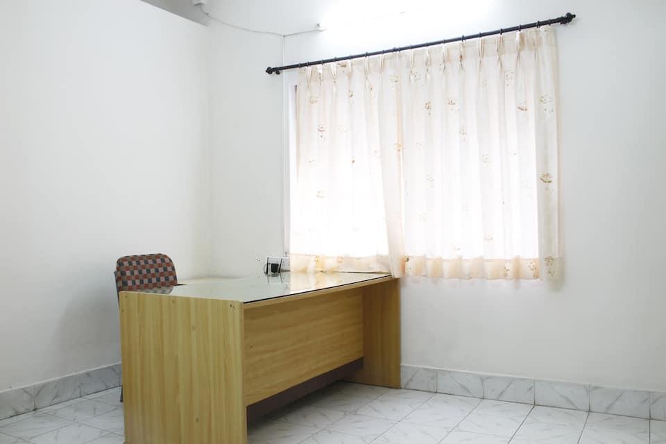 Хидерабад: Vcare Service Apartments (Road No.10, Banjara Hills)