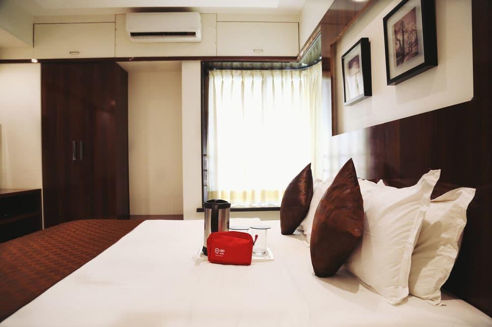 Пуна: OYO Premium Swargate