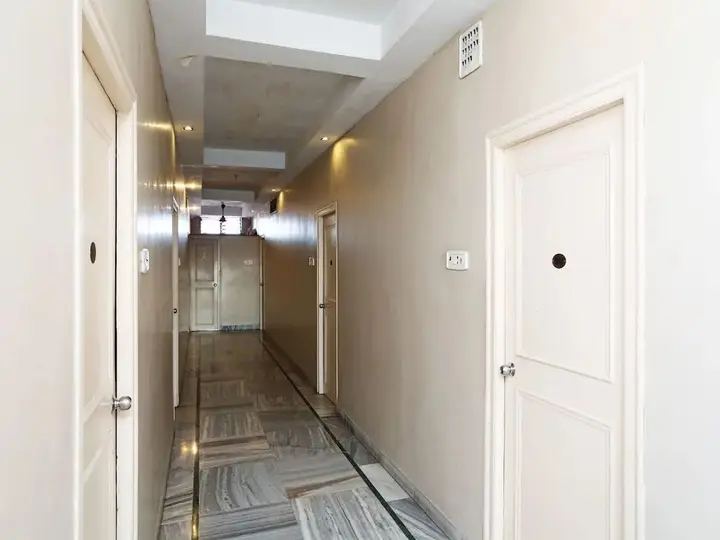 Ховрах: Hotel Shivam