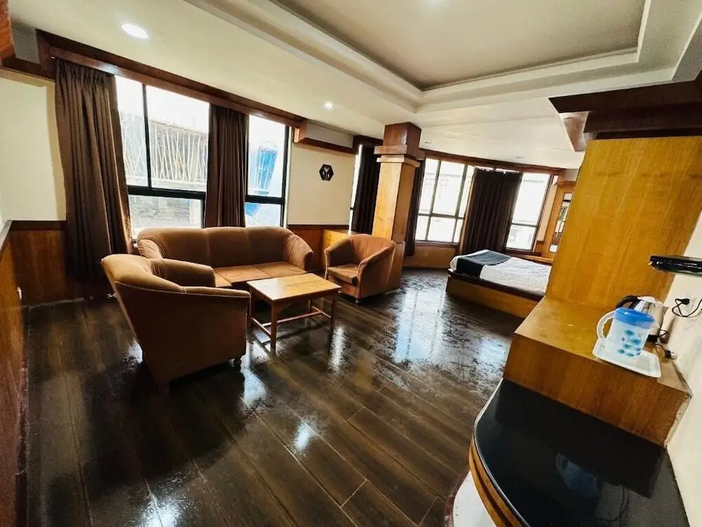Gajraj Hotel — фото 1