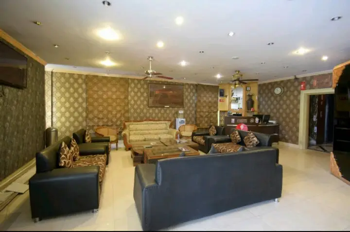 Шринагар: OYO 4642 Hotel Nishat View