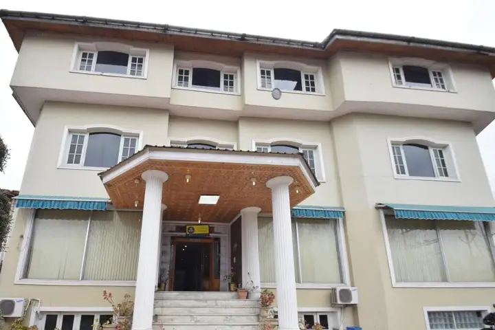 Шринагар: OYO 4642 Hotel Nishat View