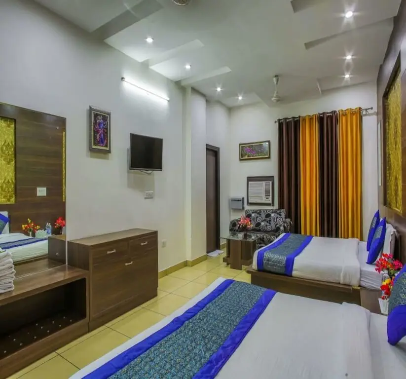 Катра: Hotel Maa Gayatri