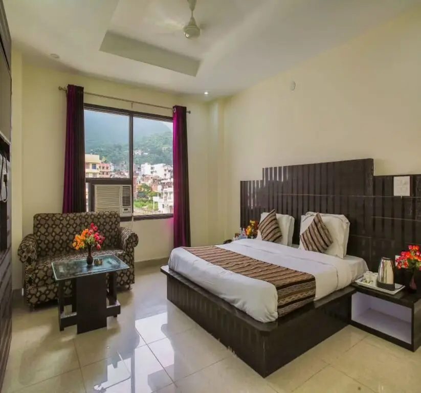 Катра: Hotel Maa Gayatri