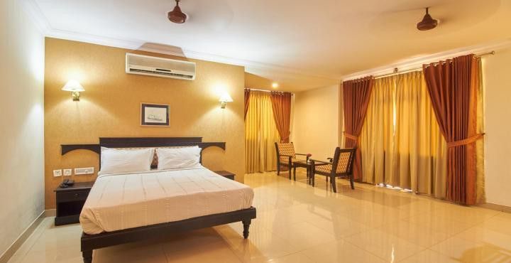 Атирапалли: Hotel Varsha International