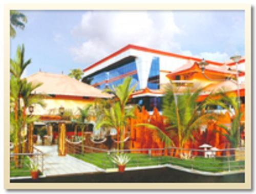 Атирапалли: Hotel Varsha International