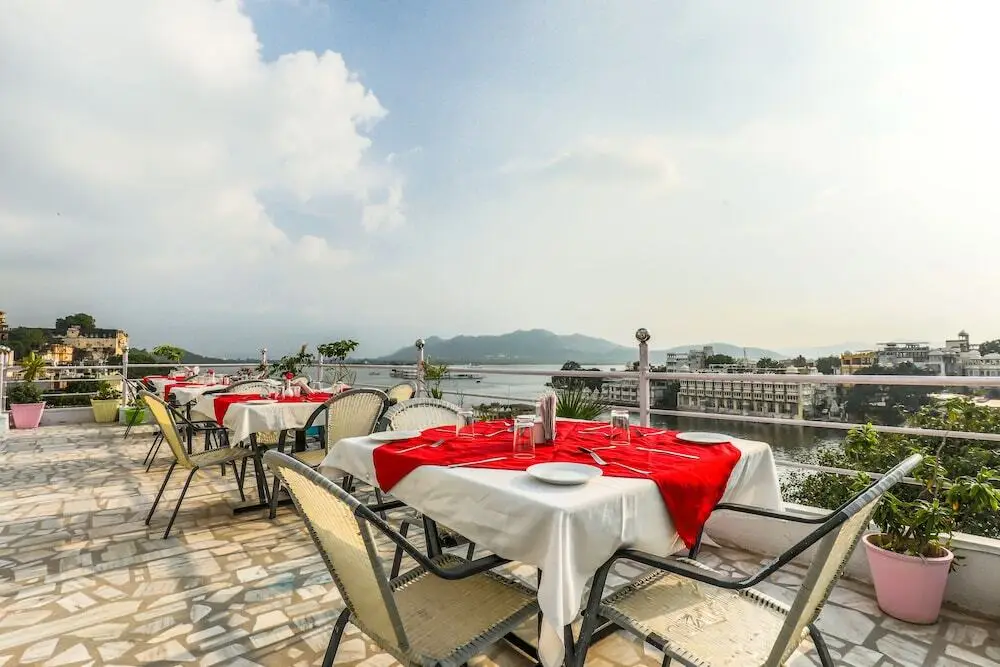 Удаипур: FabHotel Pichola Haveli