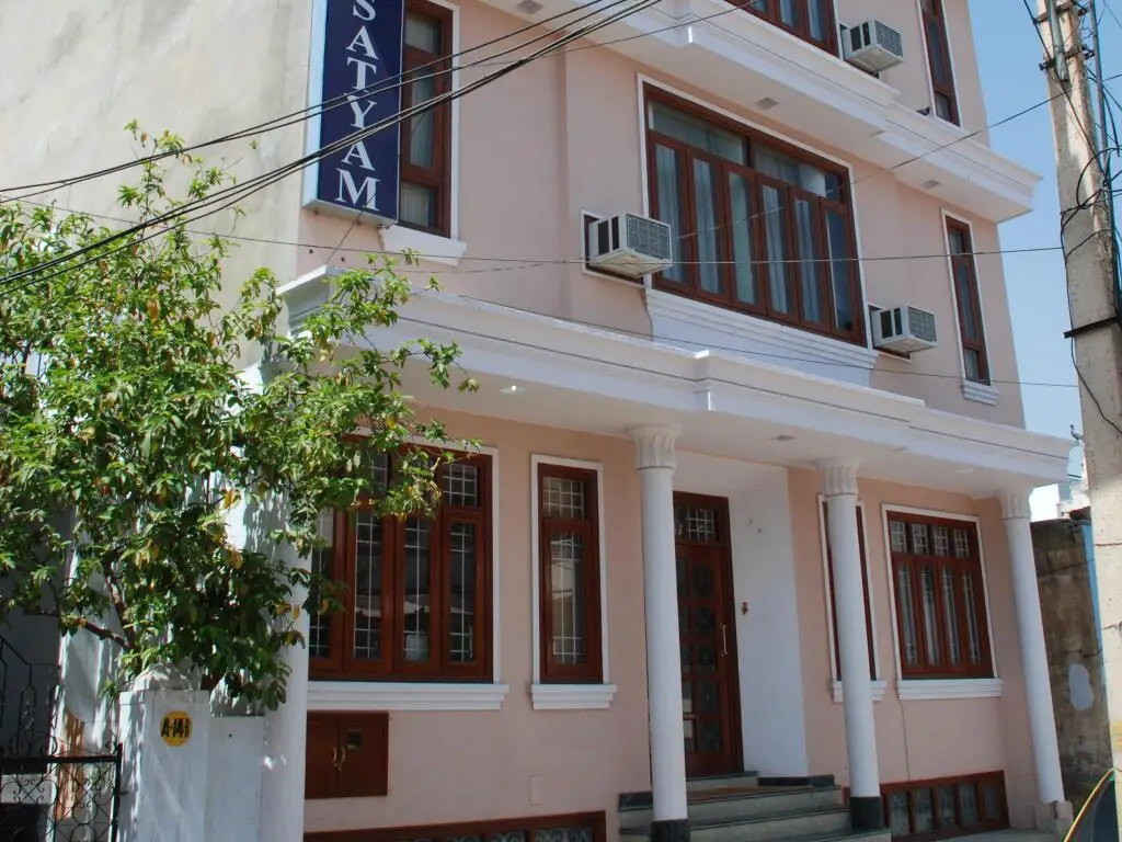 Hotel Satyam — фото 1