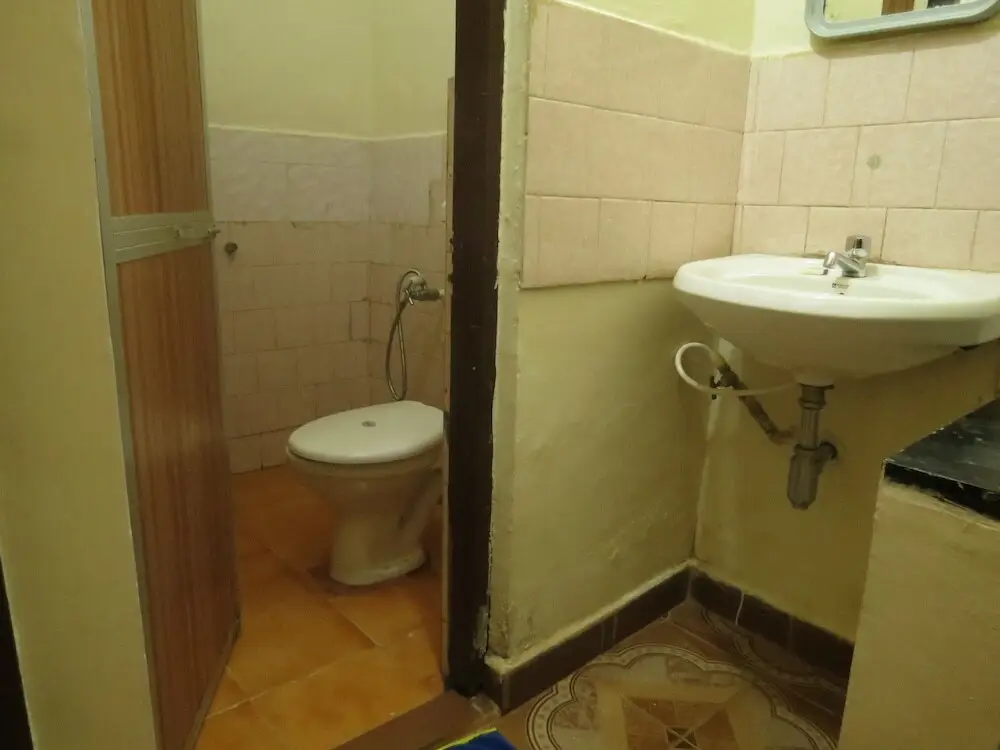 Бага: Shelton Guest House