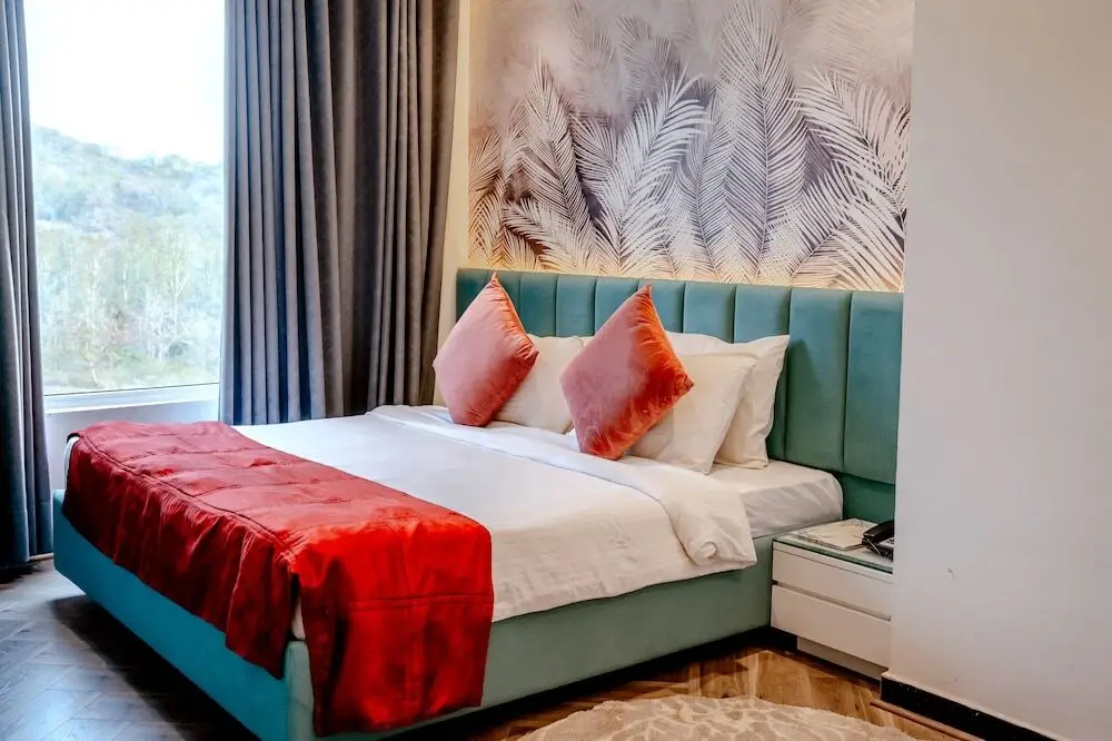 Панчкула: Redwood Resort