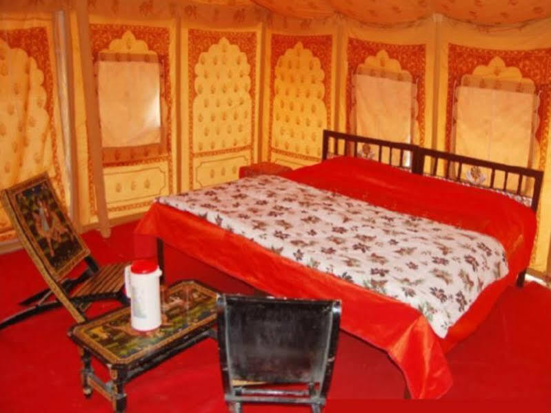 Джайсалмер: Navy Desert Camp Safari Hotel