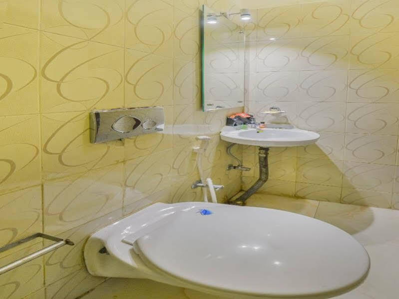 Колката: ZO Rooms Esplanade SN Banerjee Road
