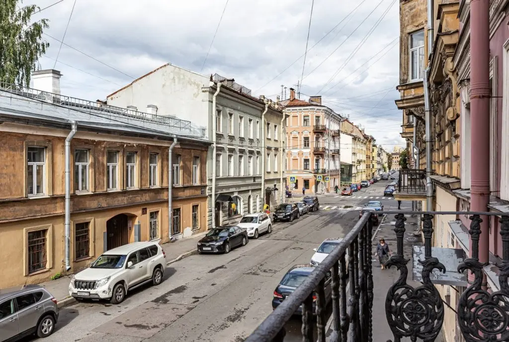 Санкт-Петербург: Апартаменты с балконом в Коломне