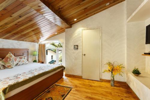 Наинитал: The Bungalows Lake Side Nakuchiatal