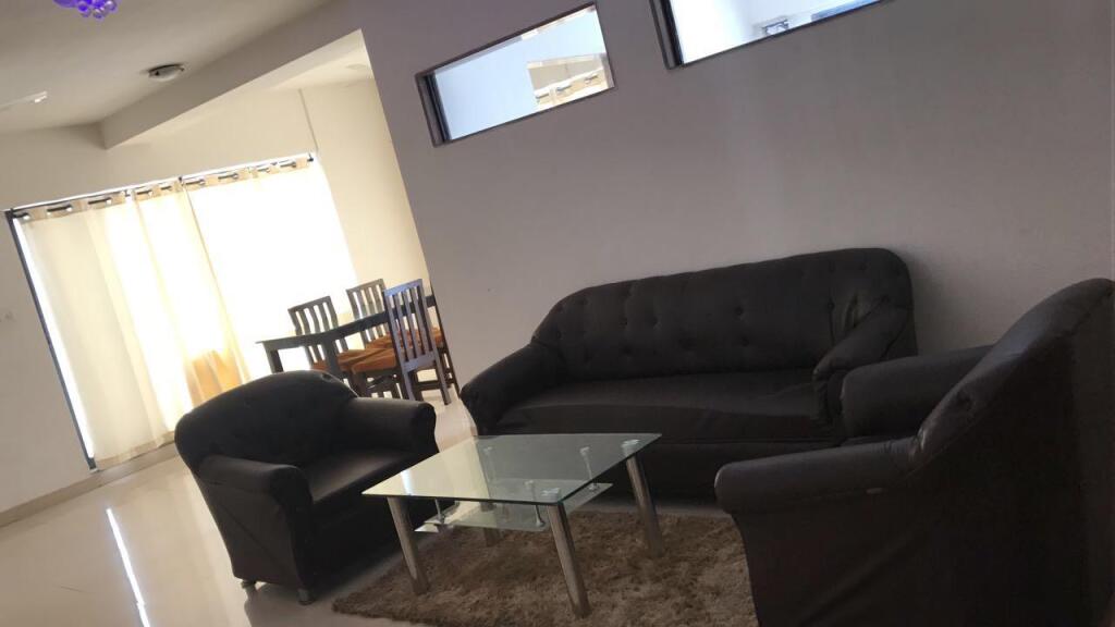 Нави-Мумбай: Urban Suites Palm Beach Road