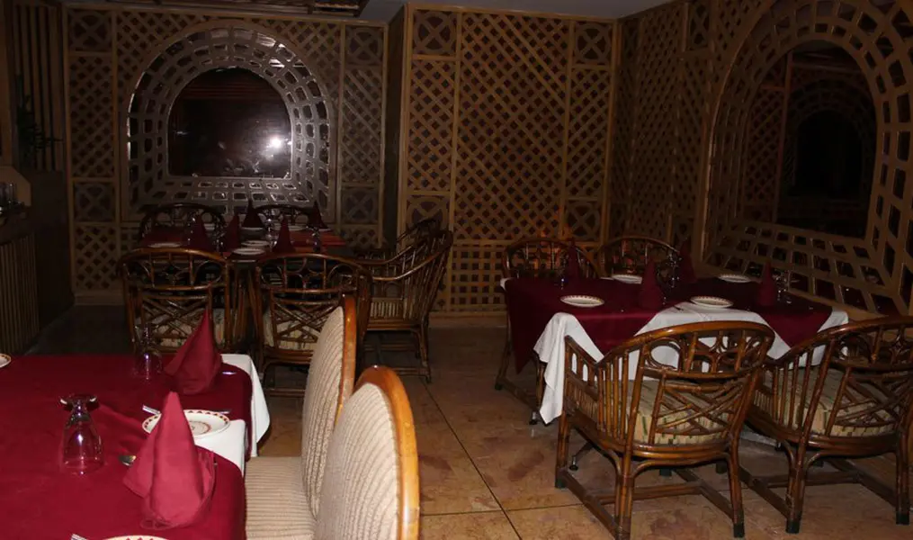 Чандигарх: OYO Premium Sector 26 Madhya Marg