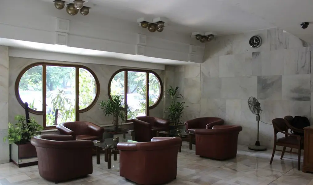 Чандигарх: OYO Premium Sector 26 Madhya Marg