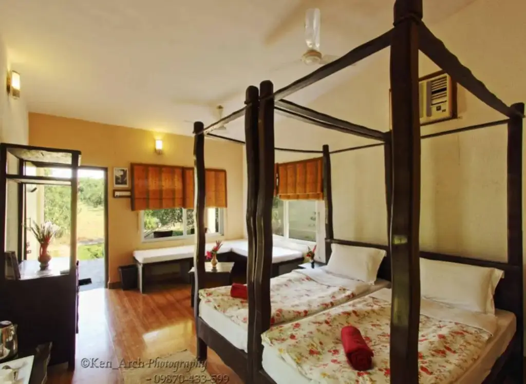 Сазан: Gir Birding Lodge