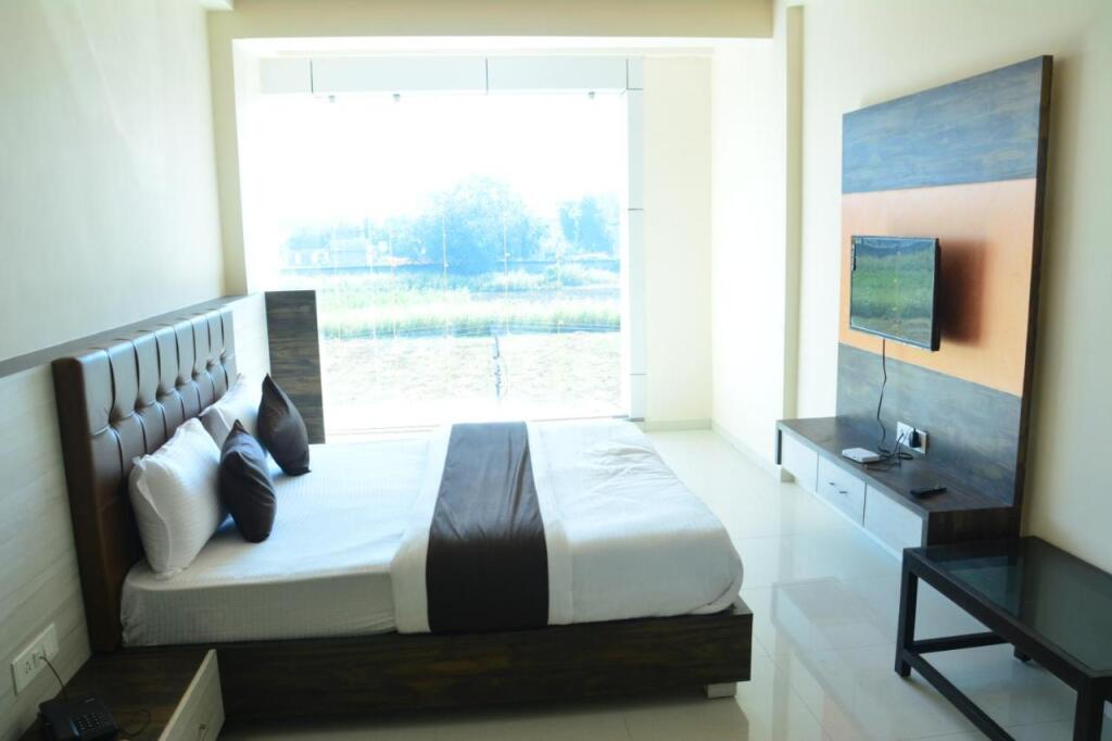 Hotel  Savera Palace — фото 1